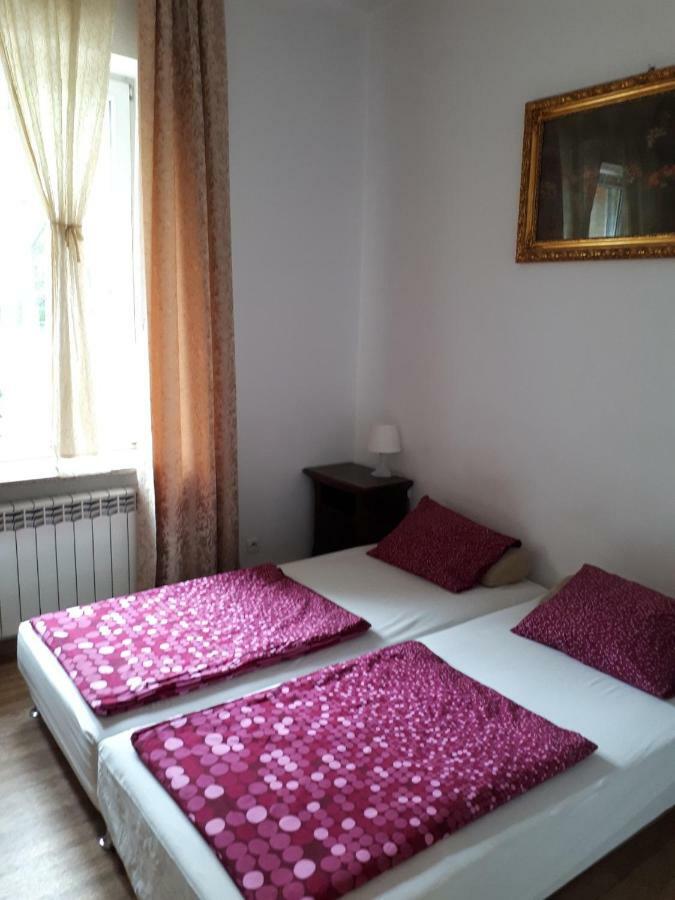 Family Hostel *